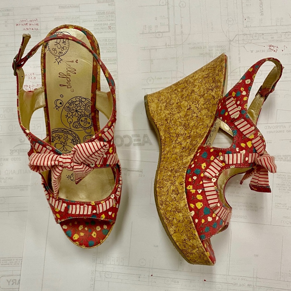 Wedge sandals